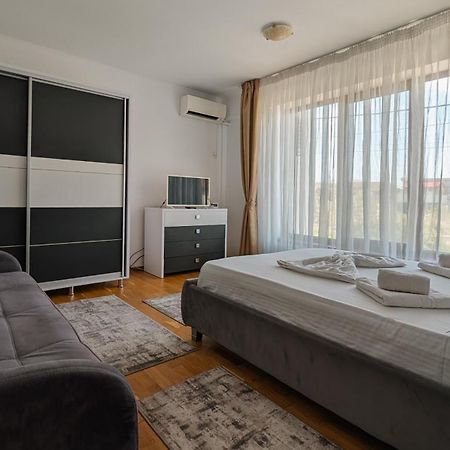 Hella Apartament Mamaia-Nord นาโวดาริ ภายนอก รูปภาพ