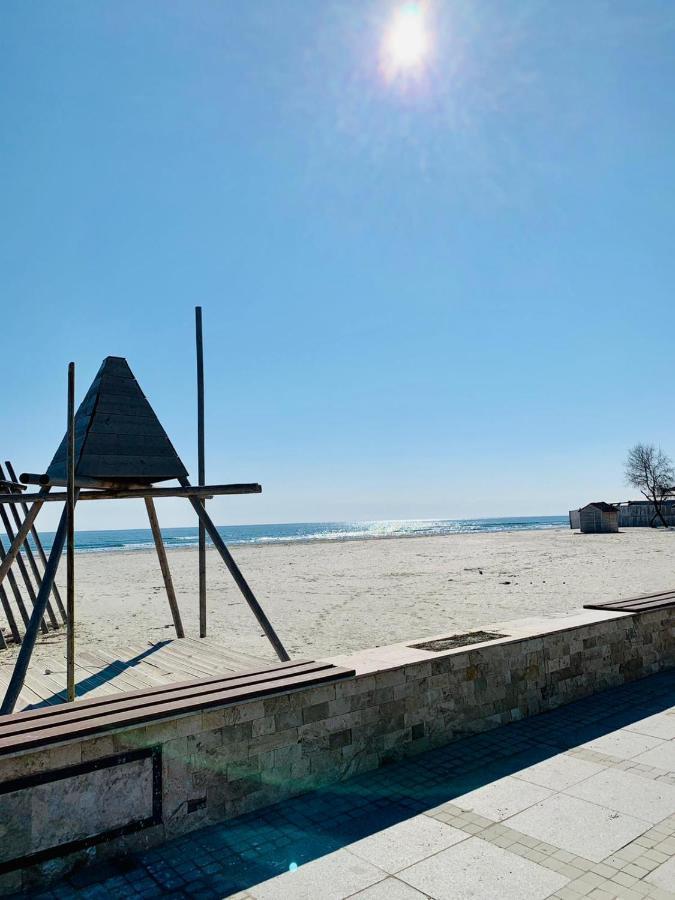 Hella Apartament Mamaia-Nord นาโวดาริ ภายนอก รูปภาพ