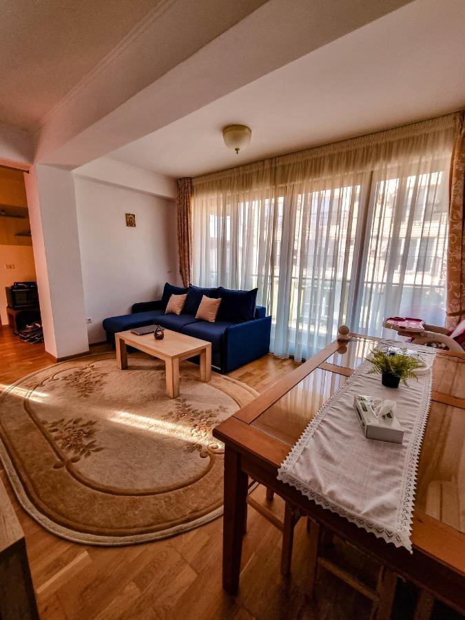 Hella Apartament Mamaia-Nord นาโวดาริ ภายนอก รูปภาพ