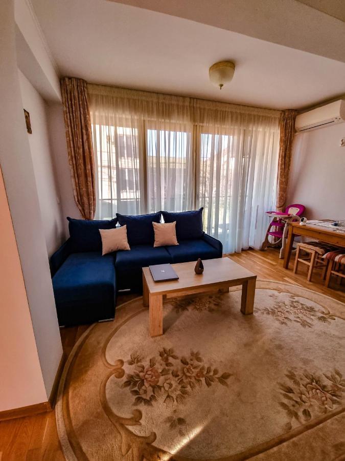 Hella Apartament Mamaia-Nord นาโวดาริ ภายนอก รูปภาพ