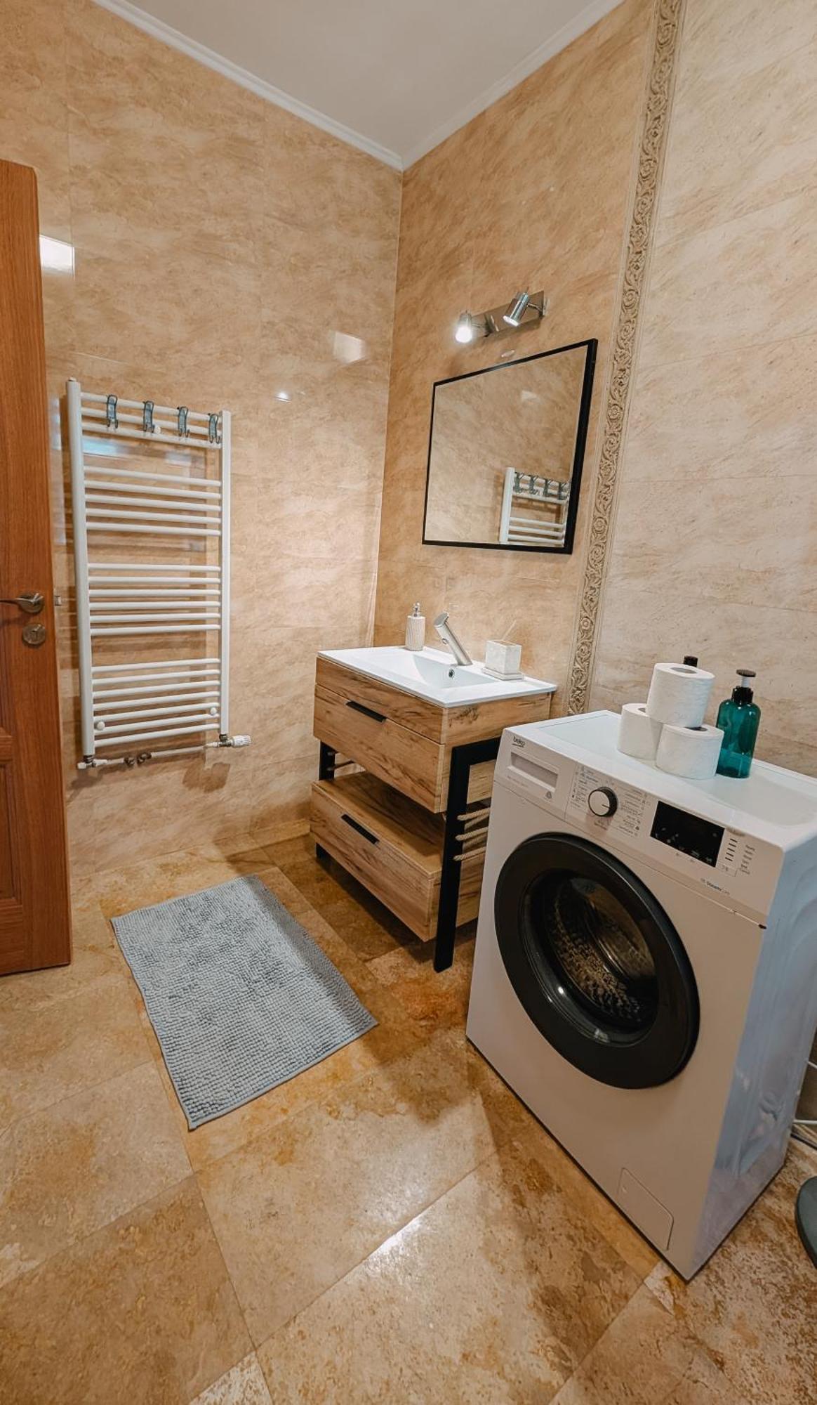Hella Apartament Mamaia-Nord นาโวดาริ ภายนอก รูปภาพ