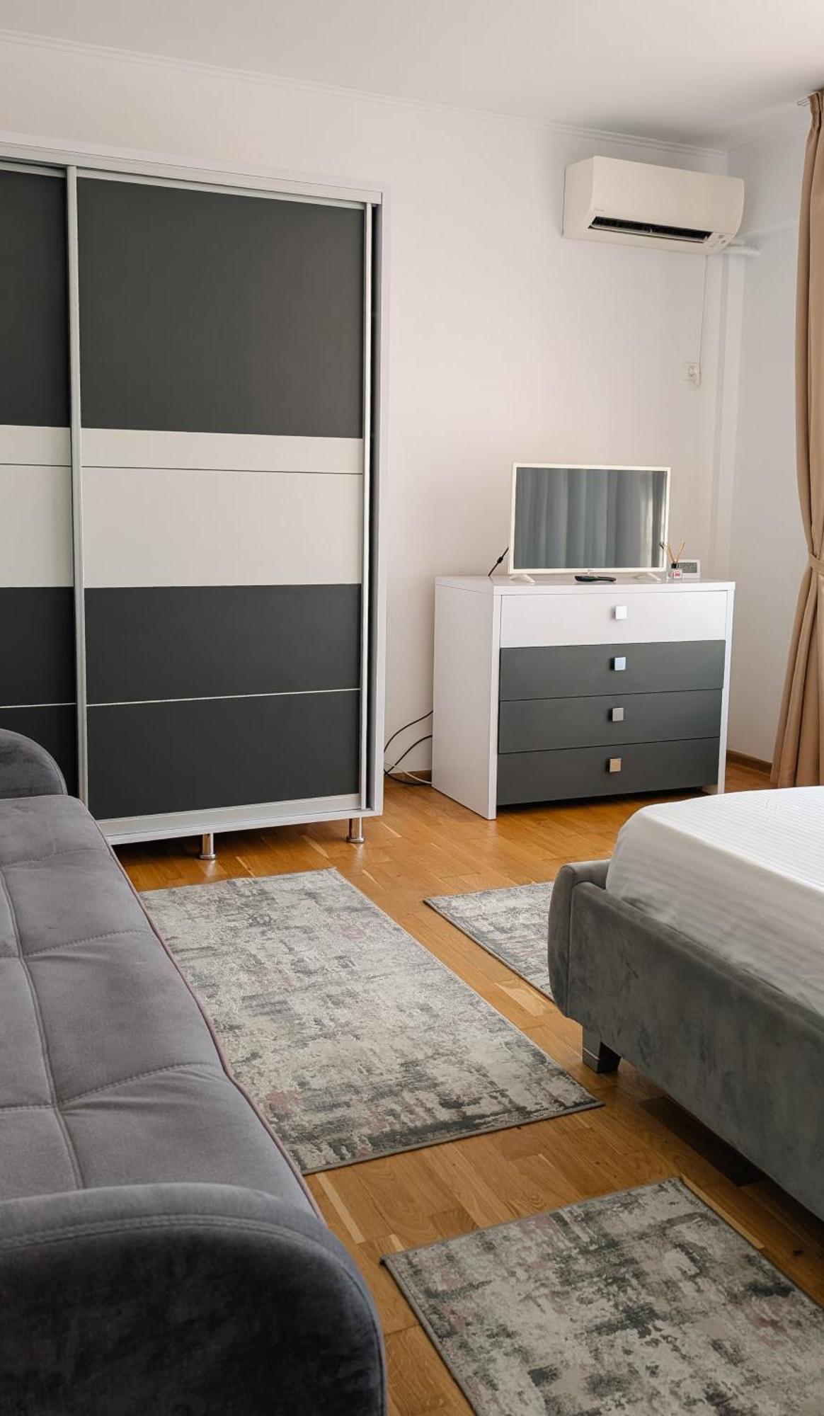 Hella Apartament Mamaia-Nord นาโวดาริ ภายนอก รูปภาพ